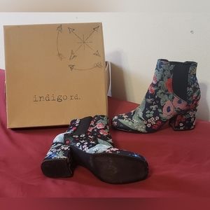 Indigo rd Womens boots Size 7.5m Blue/assorted colors